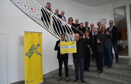 Übergabe des Betrages an Rot. Martin Huber, Herisau, Verein Hilfe Ukraine für Tiny Houses